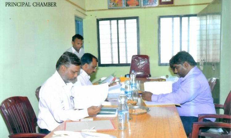 6 PRINCIPAL CHAMBER